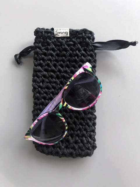 Etui black glasses