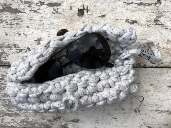 Etui robuust ecru black glasses