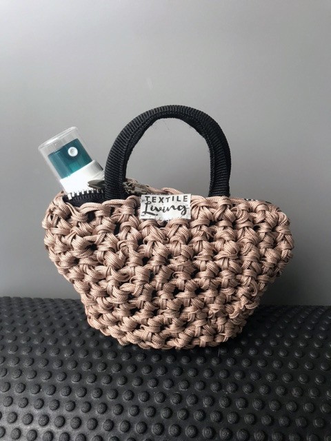 Mini tote bag bottle in